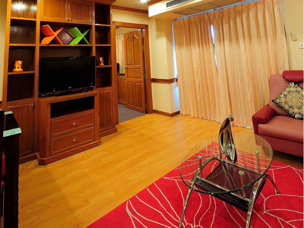 בנגקוק Oyo 796 Paradise Sukhumvit Hotel מראה חיצוני תמונה
