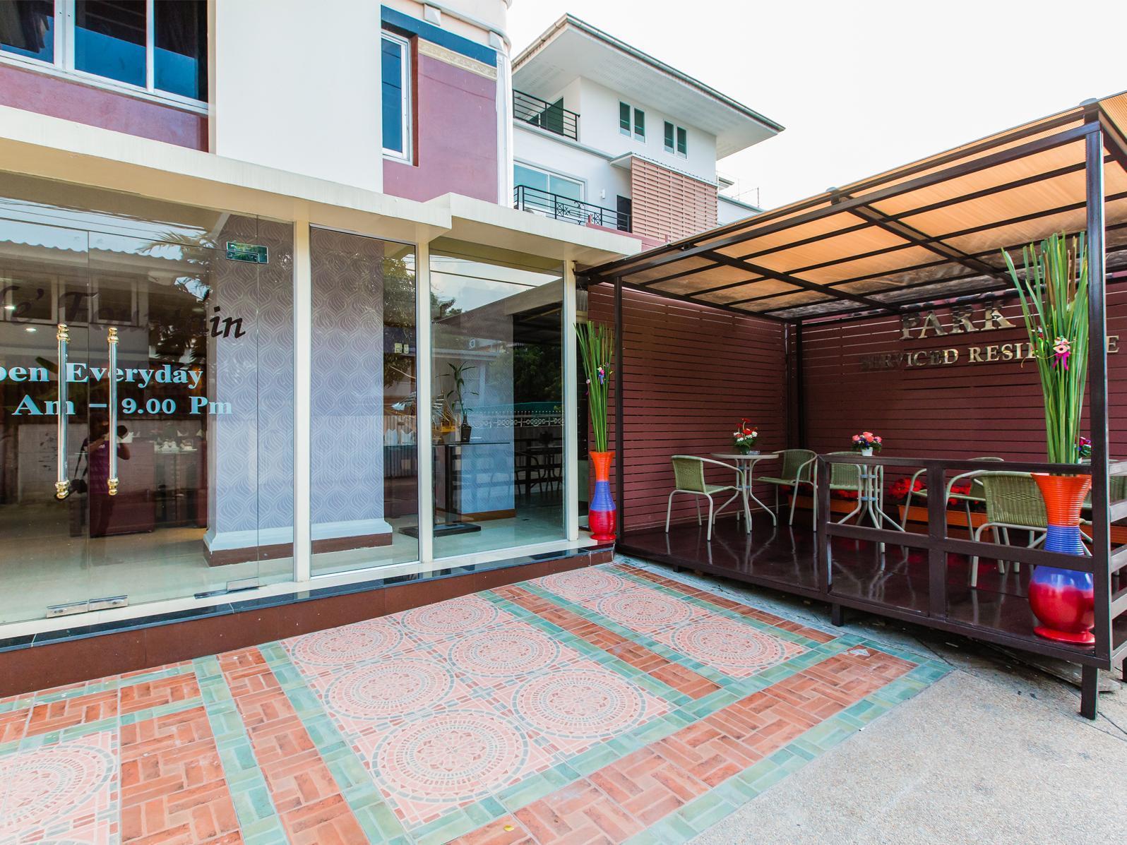 בנגקוק Oyo 796 Paradise Sukhumvit Hotel מראה חיצוני תמונה