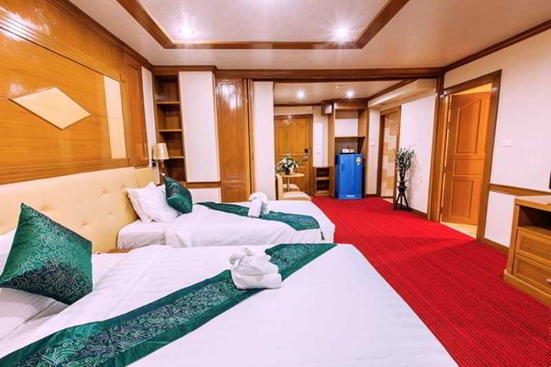 בנגקוק Oyo 796 Paradise Sukhumvit Hotel מראה חיצוני תמונה