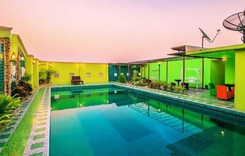 בנגקוק Oyo 796 Paradise Sukhumvit Hotel מראה חיצוני תמונה