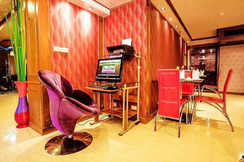 בנגקוק Oyo 796 Paradise Sukhumvit Hotel מראה חיצוני תמונה