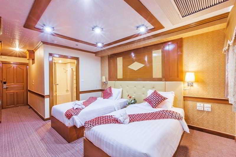 בנגקוק Oyo 796 Paradise Sukhumvit Hotel מראה חיצוני תמונה