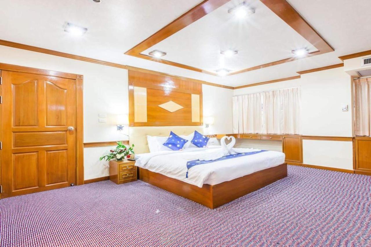 בנגקוק Oyo 796 Paradise Sukhumvit Hotel מראה חיצוני תמונה