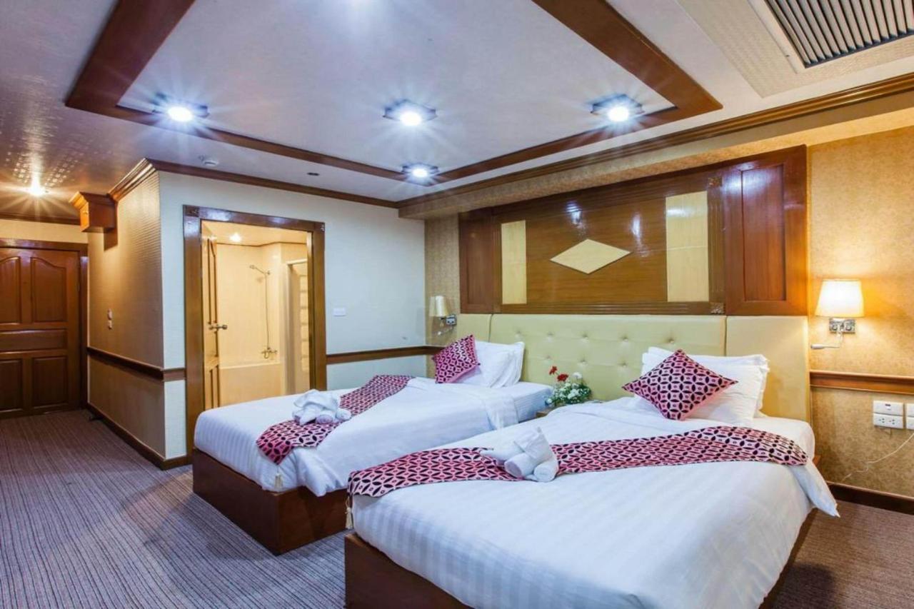 בנגקוק Oyo 796 Paradise Sukhumvit Hotel מראה חיצוני תמונה