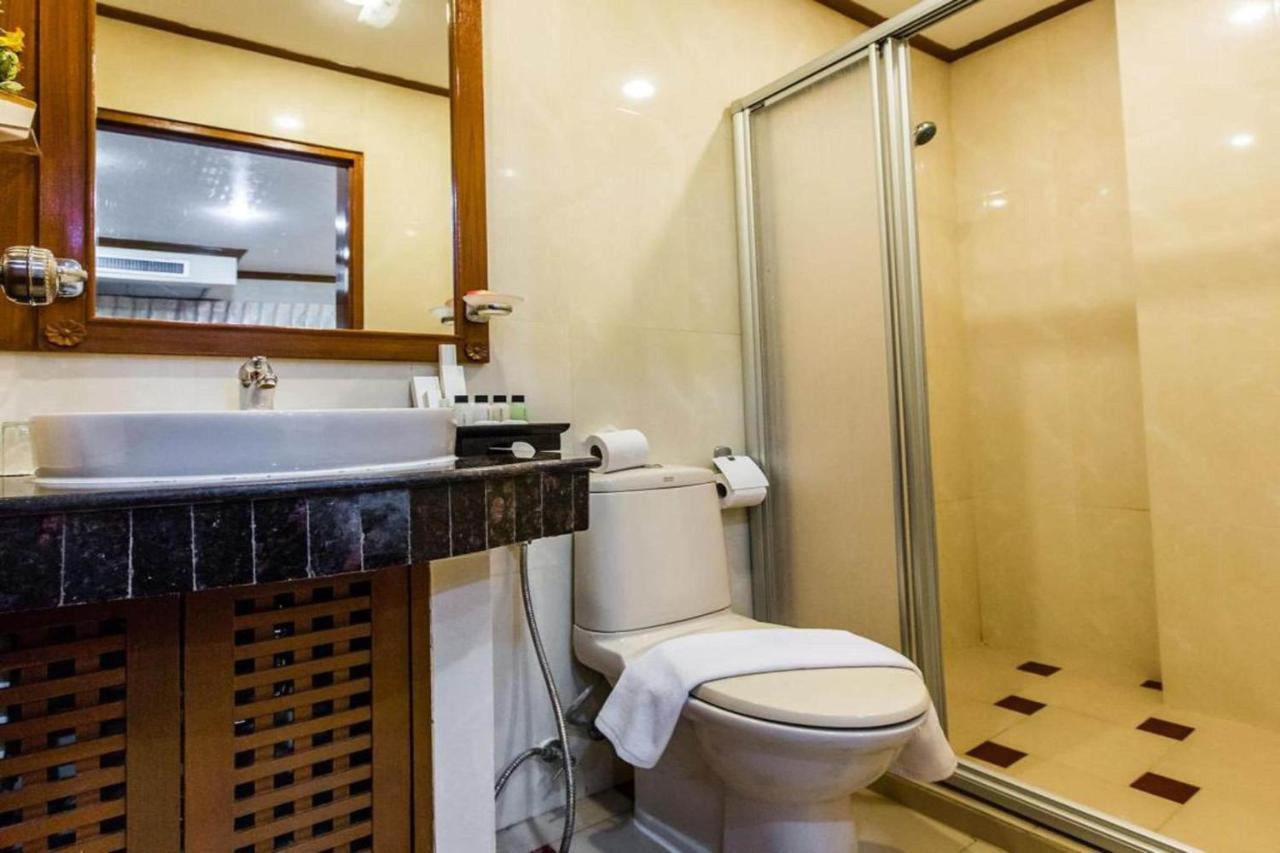 בנגקוק Oyo 796 Paradise Sukhumvit Hotel מראה חיצוני תמונה